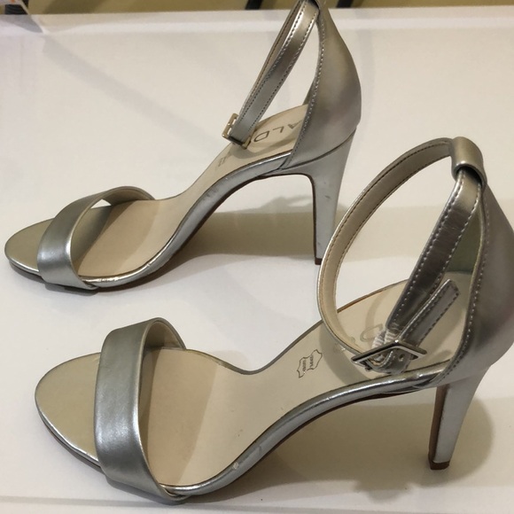 ALDO SILVER HIGH HEELS - Picture 5 of 11